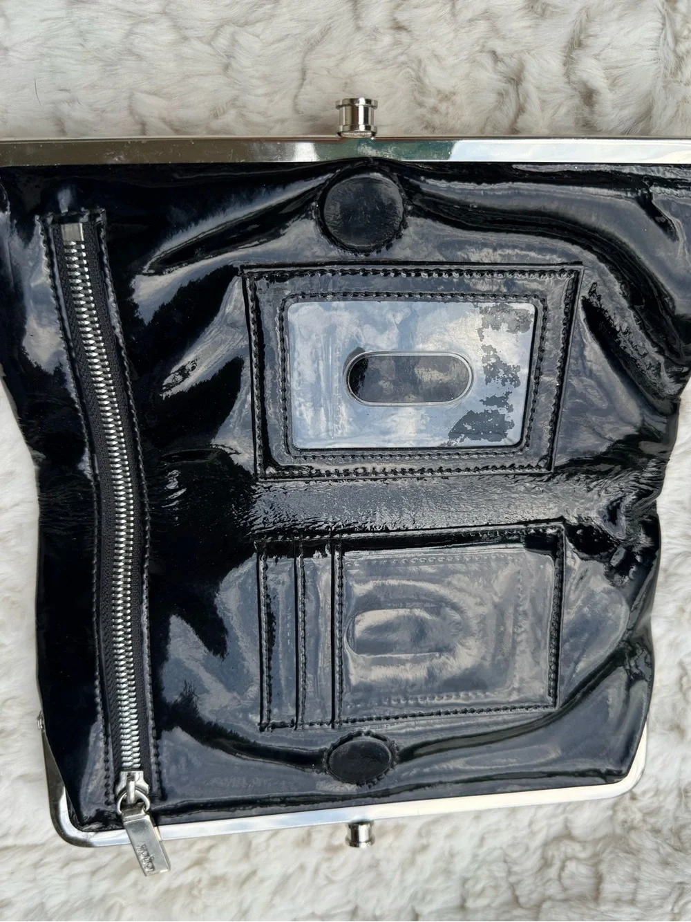 HOBO Lauren Clutch-Wallet in Black Patent/Polished leather